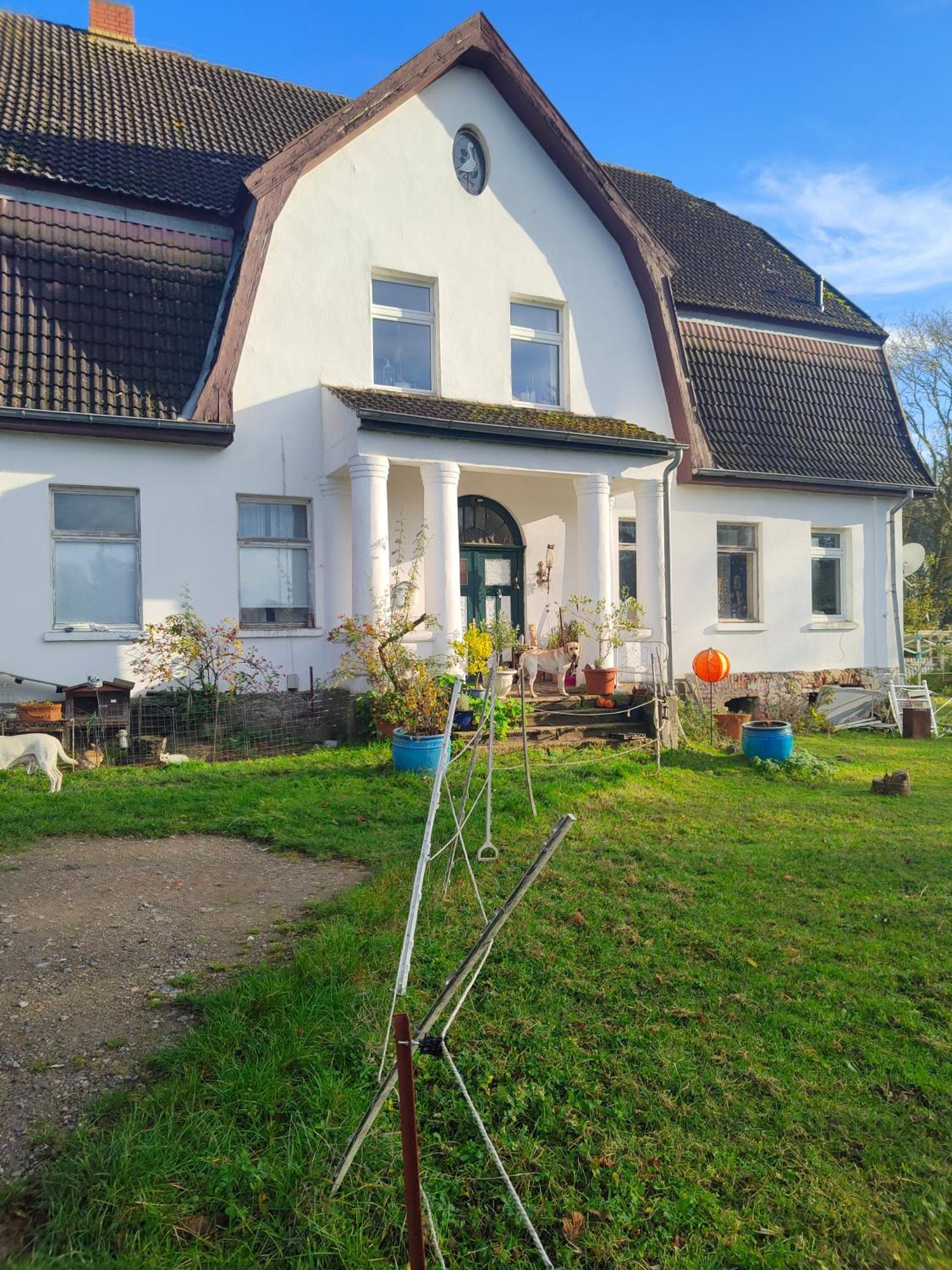 Apartamento Gutshaus Im Gruenen Poseritz Exterior foto